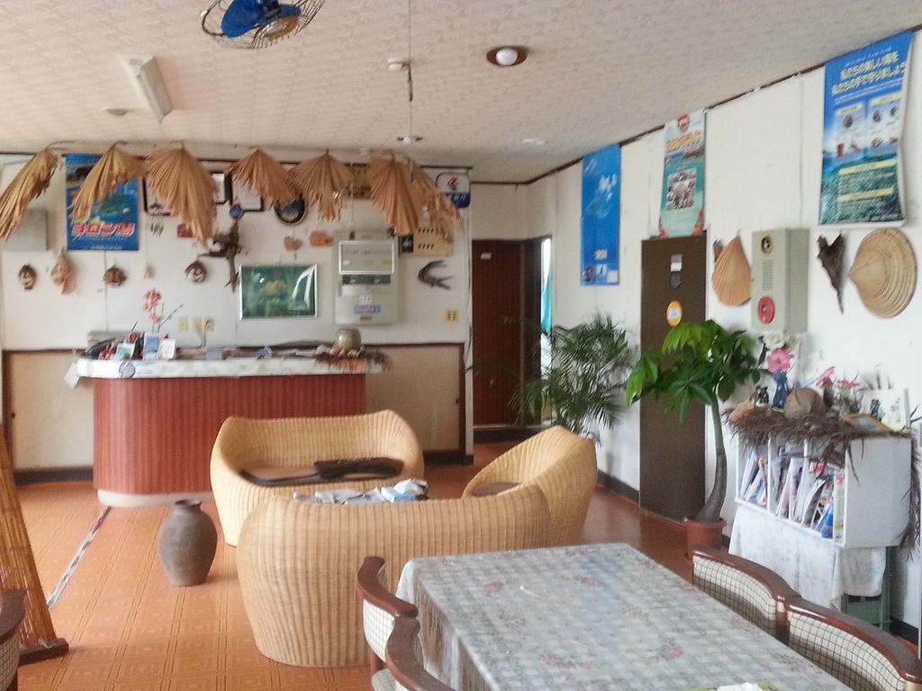Minshuku Myojoso Hotel Yoron Ngoại thất bức ảnh